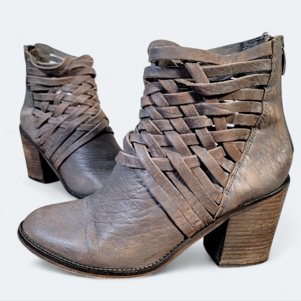 Free People 'Carrera' Ankle Bootie Woven Gray Leather Boots Size 40